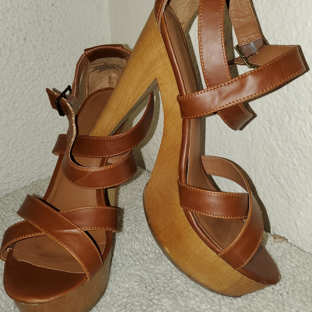 Mossimo platform sandals sz 8